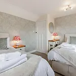 2 Bed In York Oc-92635 *