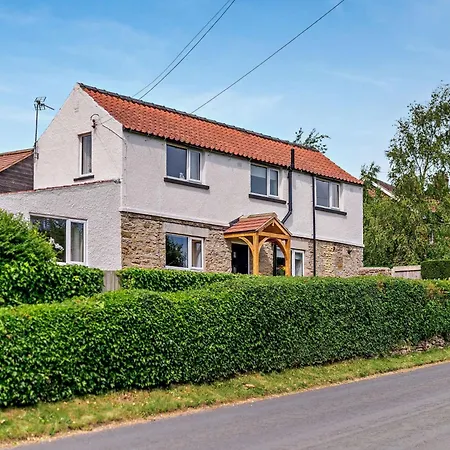 2 Bed In 92635 بيت للعطل *