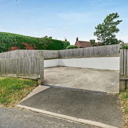 بيت للعطل 2 Bed In 92635