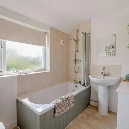 2 Bed In York Oc-92635